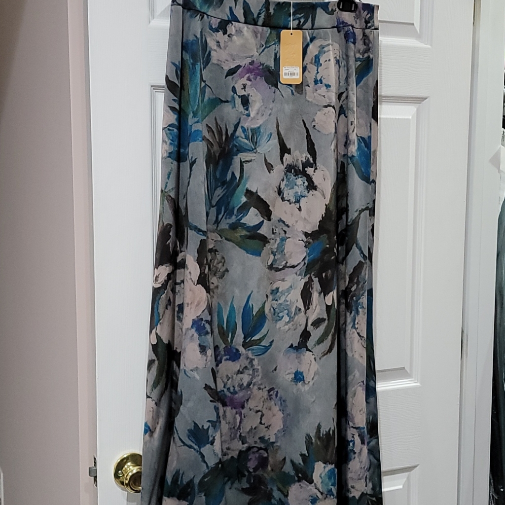 Brise Brand New Size 44 Ball Gown Floral Skirt